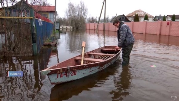 Семья из Гомеля теперь живёт на острове. Как белорусы справляются с крупнейшими паводками? Семья из Гомеля теперь живёт на острове. Как белорусы справляются с крупнейшими паводками?