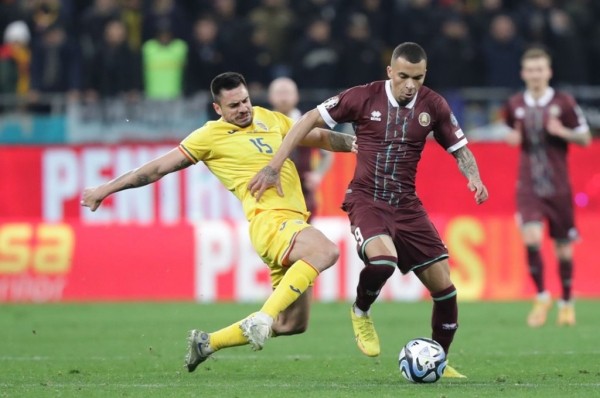 Беларусь проиграла дважды на старте отбора к чемпионату Европы &mdash; не побеждаем 15 официальных матчей