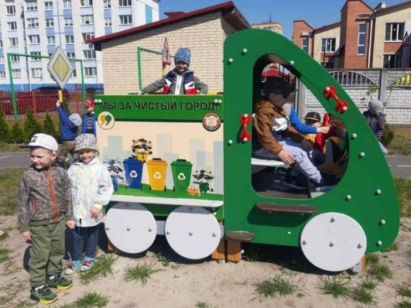 Маленьких брестчан приучают раздельно сортировать мусор с детсадовской скамьи Маленьких брестчан приучают раздельно сортировать мусор с детсадовской скамьи