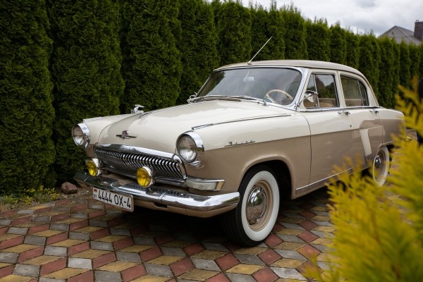 Посмотрите, какую «Волгу» отыскали в гараже у белоруса Посмотрите, какую «Волгу» отыскали в гараже у белоруса