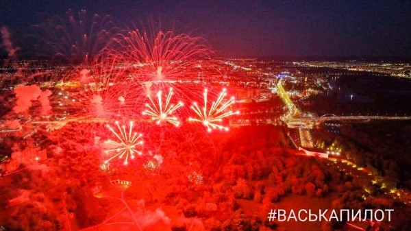 Праздничным салютом завершилось празднование Дня Победы в Бресте Праздничным салютом завершилось празднование Дня Победы в Бресте