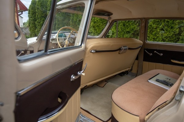 Посмотрите, какую «Волгу» отыскали в гараже у белоруса Посмотрите, какую «Волгу» отыскали в гараже у белоруса