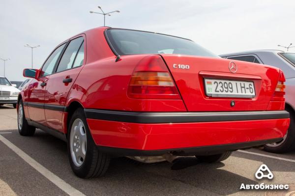 «Нет года выпуска, есть состояние». В Беларуси владельцы старых Mercedes собрались на большую встречу «Нет года выпуска, есть состояние». В Беларуси владельцы старых Mercedes собрались на большую встречу