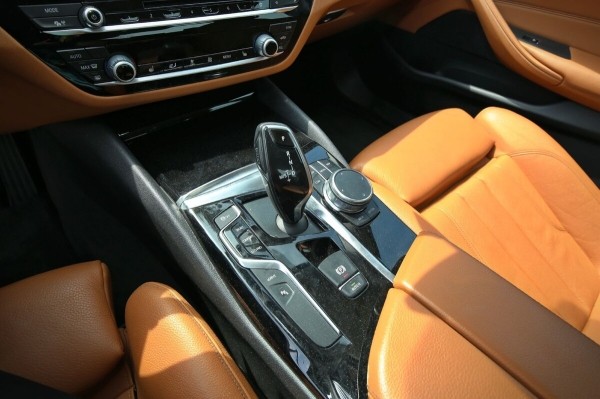 «За рулевую рейку — 850 евро, ступичный подшипник — $250». Белорус о владении BMW 530e (G30) и его обслуживании «За рулевую рейку — 850 евро, ступичный подшипник — $250». Белорус о владении BMW 530e (G30) и его обслуживании