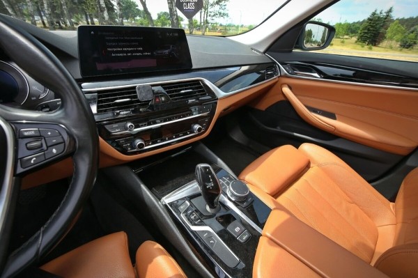 «За рулевую рейку — 850 евро, ступичный подшипник — $250». Белорус о владении BMW 530e (G30) и его обслуживании «За рулевую рейку — 850 евро, ступичный подшипник — $250». Белорус о владении BMW 530e (G30) и его обслуживании