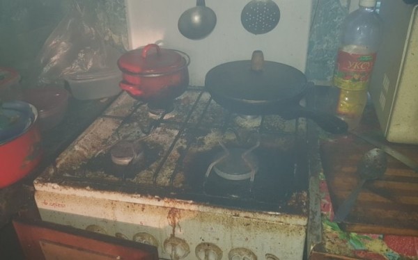 Житель Барановичей случайно сжег сковородку и получил административный протокол Житель Барановичей случайно сжег сковородку и получил административный протокол