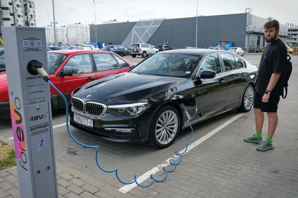 «За рулевую рейку — 850 евро, ступичный подшипник — $250». Белорус о владении BMW 530e (G30) и его обслуживании «За рулевую рейку — 850 евро, ступичный подшипник — $250». Белорус о владении BMW 530e (G30) и его обслуживании