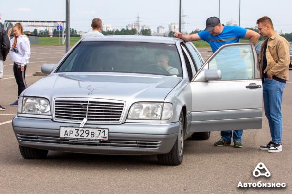 «Нет года выпуска, есть состояние». В Беларуси владельцы старых Mercedes собрались на большую встречу «Нет года выпуска, есть состояние». В Беларуси владельцы старых Mercedes собрались на большую встречу