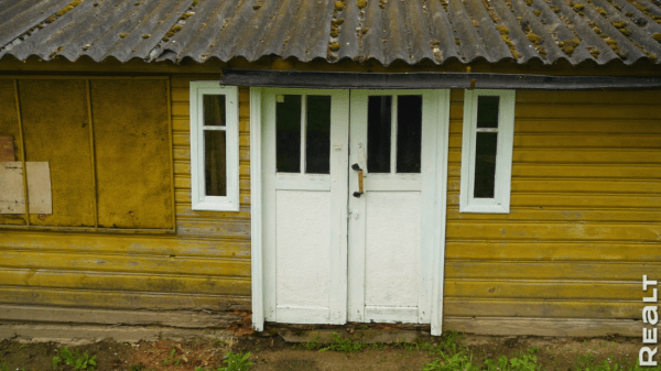«Первое время спала в обнимку с кочергой». Белоруска сберегла столетний семейный дом — и не жалеет «Первое время спала в обнимку с кочергой». Белоруска сберегла столетний семейный дом — и не жалеет