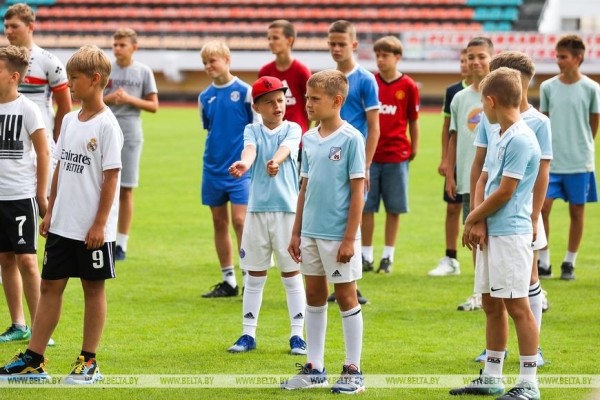 «Народная зарядка» прошла на стадионе «Брестский» «Народная зарядка» прошла на стадионе «Брестский»