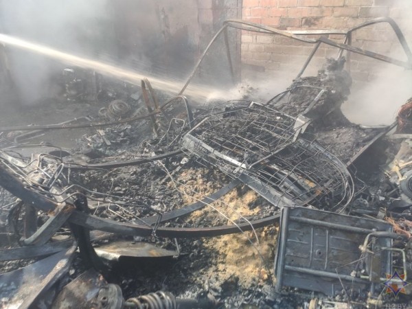 Склад запчастей горел в Пинском районе Склад запчастей горел в Пинском районе