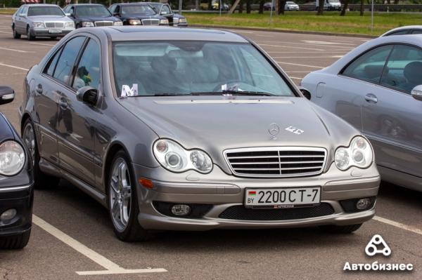 «Нет года выпуска, есть состояние». В Беларуси владельцы старых Mercedes собрались на большую встречу «Нет года выпуска, есть состояние». В Беларуси владельцы старых Mercedes собрались на большую встречу