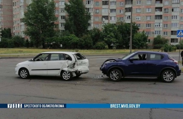 Стало известно, как произошло сегодняшнее ДТП в Бресте на ул. 28 Июля Стало известно, как произошло сегодняшнее ДТП в Бресте на ул. 28 Июля