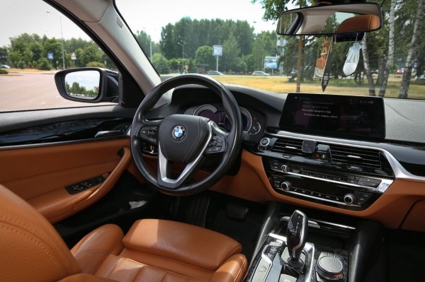 «За рулевую рейку — 850 евро, ступичный подшипник — $250». Белорус о владении BMW 530e (G30) и его обслуживании «За рулевую рейку — 850 евро, ступичный подшипник — $250». Белорус о владении BMW 530e (G30) и его обслуживании