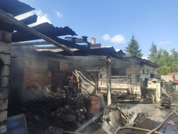 Склад запчастей горел в Пинском районе Склад запчастей горел в Пинском районе