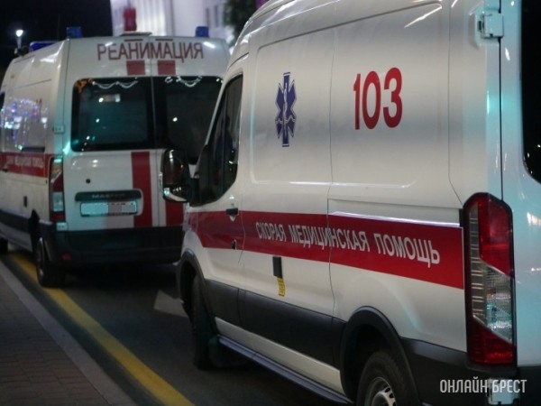 Пьяная школьница выпала из окна