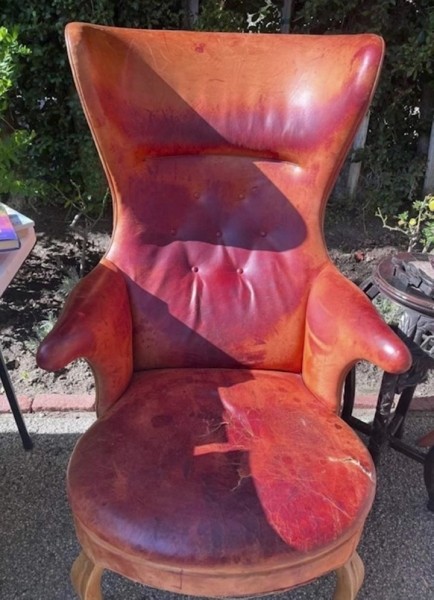 Парень за $50 купил в интернете старое кресло и сумел его перепродать за $100 тысяч. Как так? Парень за $50 купил в интернете старое кресло и сумел его перепродать за $100 тысяч. Как так?