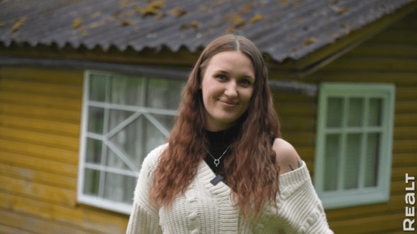 «Первое время спала в обнимку с кочергой». Белоруска сберегла столетний семейный дом — и не жалеет «Первое время спала в обнимку с кочергой». Белоруска сберегла столетний семейный дом — и не жалеет