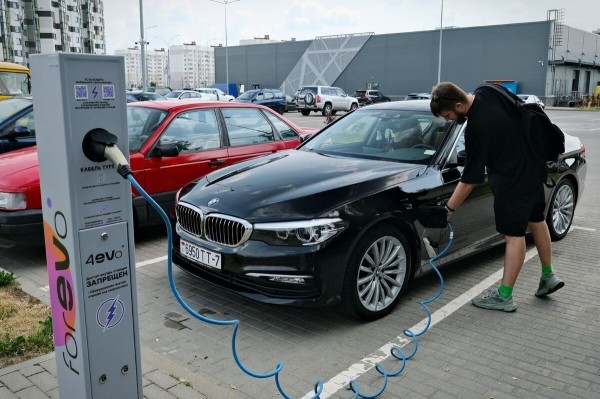 «За рулевую рейку — 850 евро, ступичный подшипник — $250». Белорус о владении BMW 530e (G30) и его обслуживании «За рулевую рейку — 850 евро, ступичный подшипник — $250». Белорус о владении BMW 530e (G30) и его обслуживании