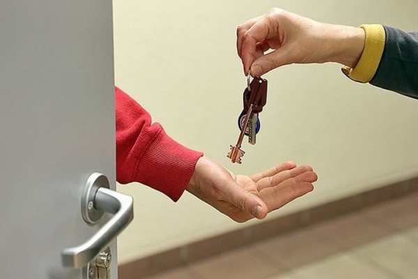 В Гомеле мужчина через месяц захотел съехать с квартиры, которую снял на год. А так можно? В Гомеле мужчина через месяц захотел съехать с квартиры, которую снял на год. А так можно?