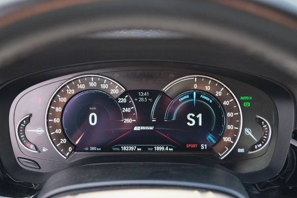 «За рулевую рейку — 850 евро, ступичный подшипник — $250». Белорус о владении BMW 530e (G30) и его обслуживании «За рулевую рейку — 850 евро, ступичный подшипник — $250». Белорус о владении BMW 530e (G30) и его обслуживании