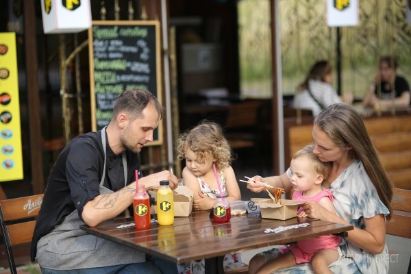 Это же новое «Азиатское бистро» на брестской набережной! Чудесное заведение с приятными ценами и собственной курьерской доставкой Это же новое «Азиатское бистро» на брестской набережной! Чудесное заведение с приятными ценами и собственной курьерской доставкой