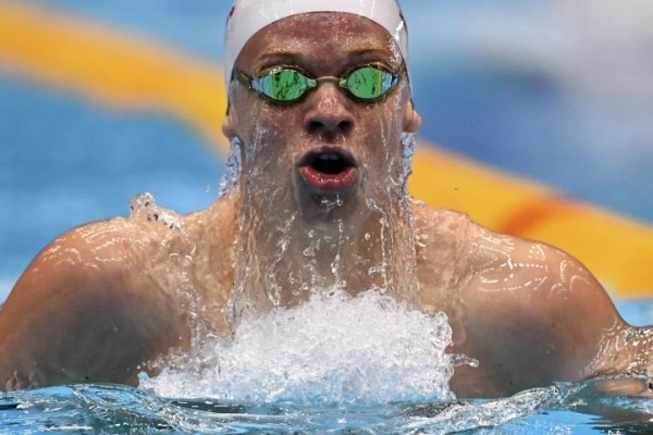 Французский пловец побил рекорд державшийся с 2008 года Французский пловец побил рекорд державшийся с 2008 года