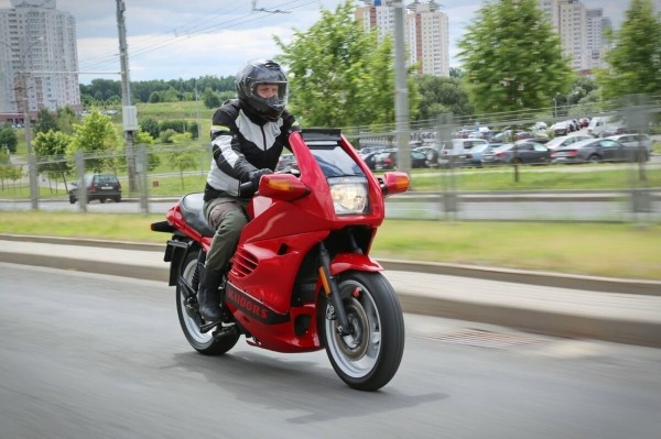 Белорус купил в США 27-летний мотоцикл BMW K1100 RS Белорус купил в США 27-летний мотоцикл BMW K1100 RS
