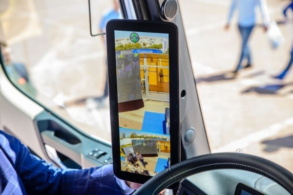 «После такой работы многие разводятся». Белоруска ушла в дальнобой вслед за мужем