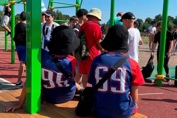 В Кобрине на набережной открыли воркаут-площадку В Кобрине на набережной открыли воркаут-площадку