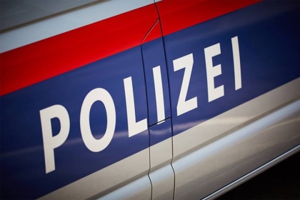 В Австрии белоруса задержали в магазине из-за телефона В Австрии белоруса задержали в магазине из-за телефона