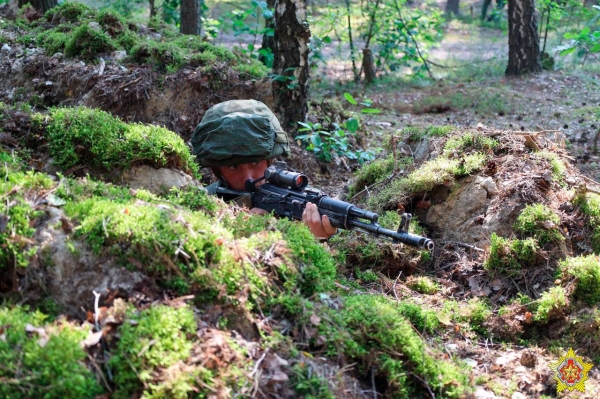 С использованием лазерного оружия. На полигоне под Брестом очередные занятия С использованием лазерного оружия. На полигоне под Брестом очередные занятия