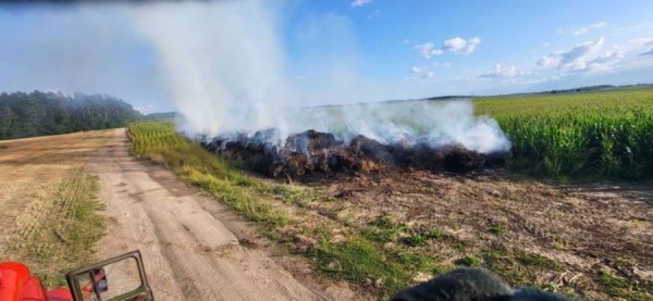 В Барановичском районе огнем уничтожено почти 60 тонн соломы В Барановичском районе огнем уничтожено почти 60 тонн соломы