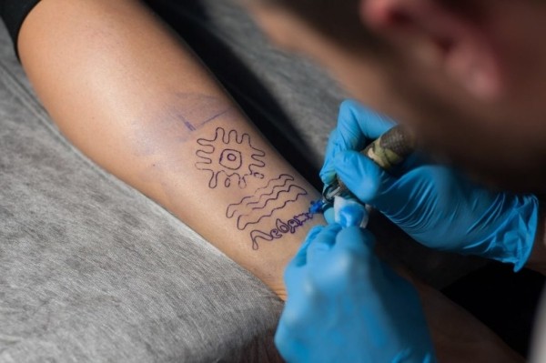 Белоруске обещали пожизненный вход в аквапарк в обмен на тату. Чем закончился конфликт? Белоруске обещали пожизненный вход в аквапарк в обмен на тату. Чем закончился конфликт?