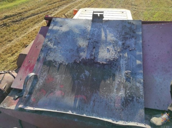 В Малоритском районе горел зерноуборочный комбайн В Малоритском районе горел зерноуборочный комбайн