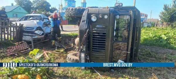 ДТП в Столинском районе: работники МЧС спасли водителя легкового автомобиля ДТП в Столинском районе: работники МЧС спасли водителя легкового автомобиля