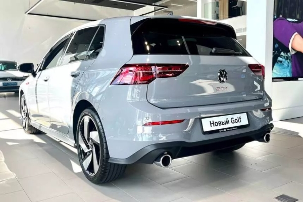 У белорусских дилеров появились «официальные» VW Golf – объявлены цены У белорусских дилеров появились «официальные» VW Golf – объявлены цены