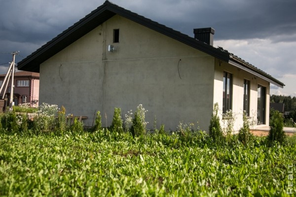 Как белорусы за три месяца построили дом из бетонных панелей Как белорусы за три месяца построили дом из бетонных панелей