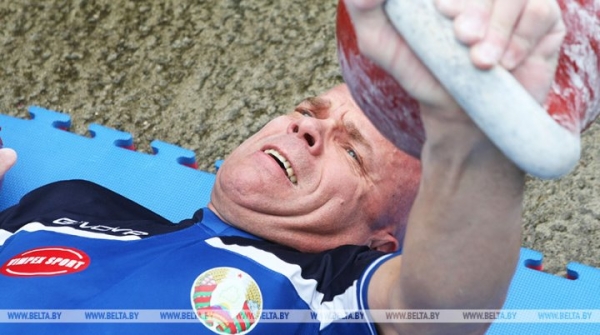 Белорусский силач Вячеслав Хоронеко установил очередной мировой рекорд Белорусский силач Вячеслав Хоронеко установил очередной мировой рекорд