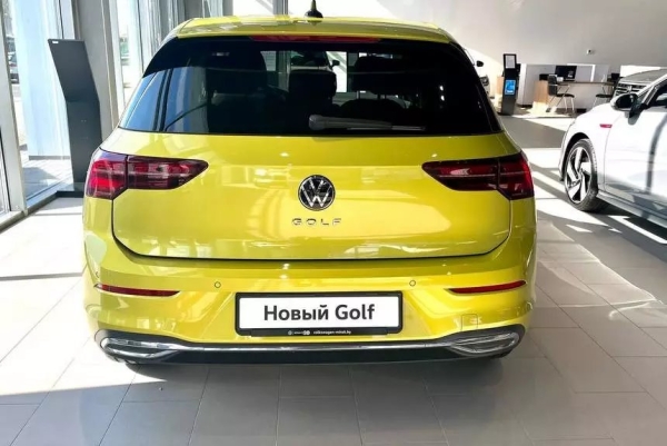 У белорусских дилеров появились «официальные» VW Golf – объявлены цены У белорусских дилеров появились «официальные» VW Golf – объявлены цены