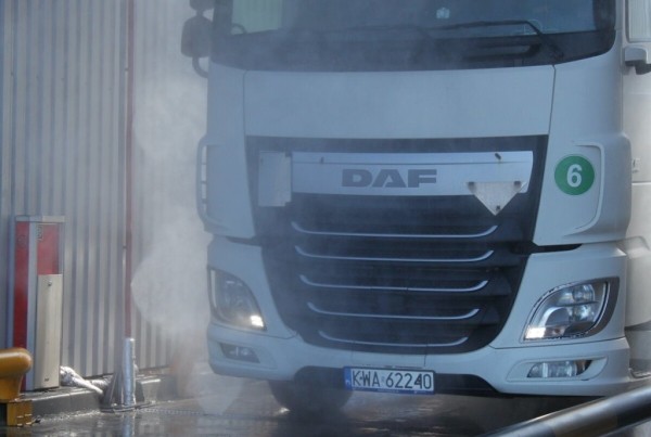 Что говорят водители об обязательной дезинфекции транспорта на границе