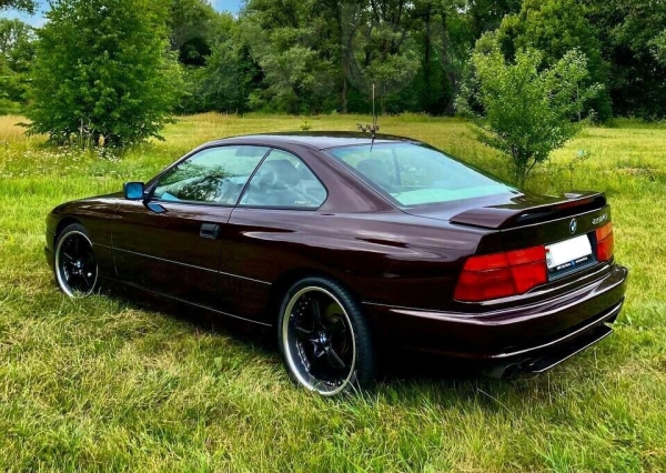 В Беларуси за $30 тыс продают 30-летнюю BMW В Беларуси за $30 тыс продают 30-летнюю BMW