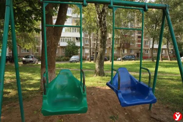 В три года весил 7 кг и спал в углу, как собака. Стали известны подробности о семье, в которой родители убили своего сына в Слуцке В три года весил 7 кг и спал в углу, как собака. Стали известны подробности о семье, в которой родители убили своего сына в Слуцке