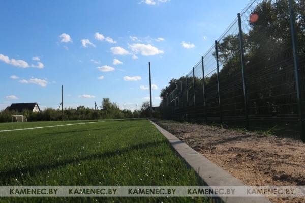 До и после. Предлагаем посмотреть на изменения Каменецкого стадиона «Колос» после обновления До и после. Предлагаем посмотреть на изменения Каменецкого стадиона «Колос» после обновления