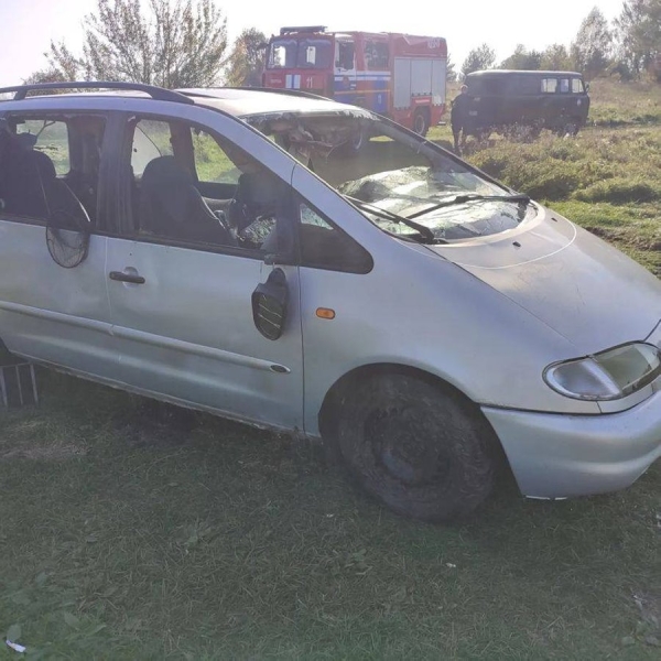 Забыл поставить на ручник. Автомобиль рыбака ушел под воду Забыл поставить на ручник. Автомобиль рыбака ушел под воду