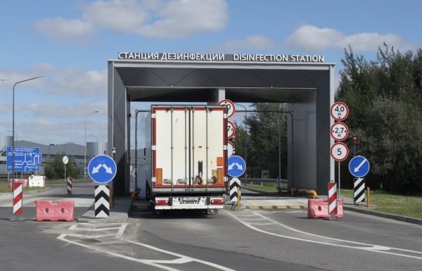 Что говорят водители об обязательной дезинфекции транспорта на границе
