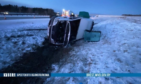 Микроавтобус с пассажирами перевернулся в Барановичском районе: суд огласил приговор