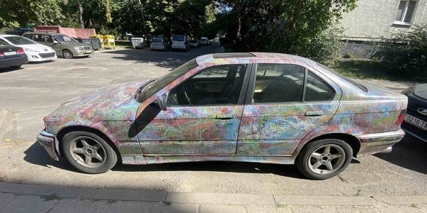 Похоже, это самая разноцветная BMW в Беларуси. Правда, есть нюансы Похоже, это самая разноцветная BMW в Беларуси. Правда, есть нюансы