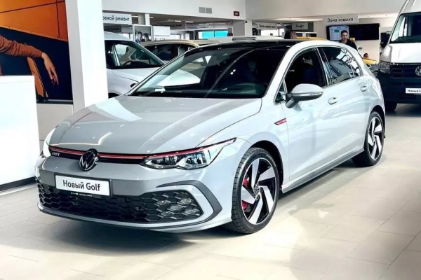 У белорусских дилеров появились «официальные» VW Golf – объявлены цены У белорусских дилеров появились «официальные» VW Golf – объявлены цены