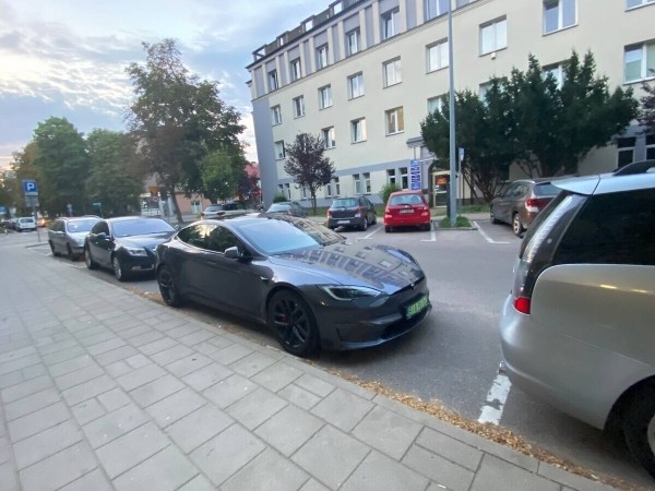 Белорусы арендовали под Варшавой бывшую автомойку и открыли СТО. Выгодно? Белорусы арендовали под Варшавой бывшую автомойку и открыли СТО. Выгодно?